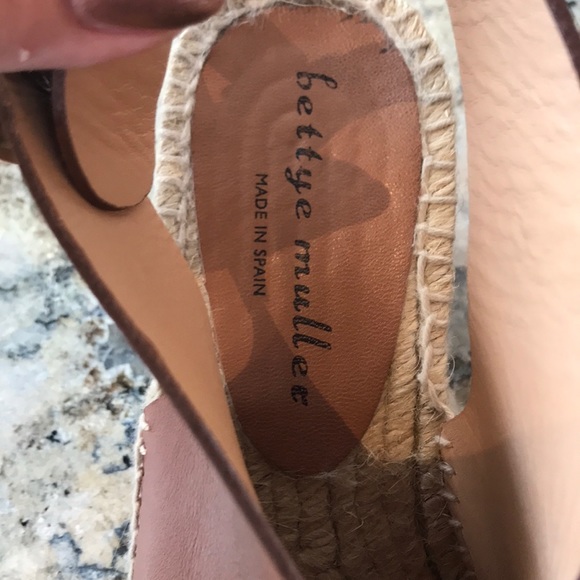 Bettye Muller Luggage Brown Leaher Espadrilles - Picture 2 of 8